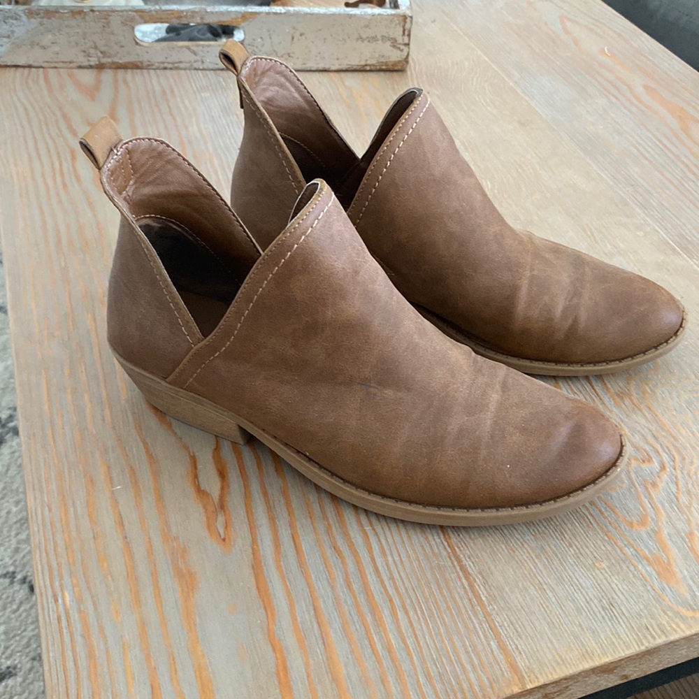 Universal thread booties